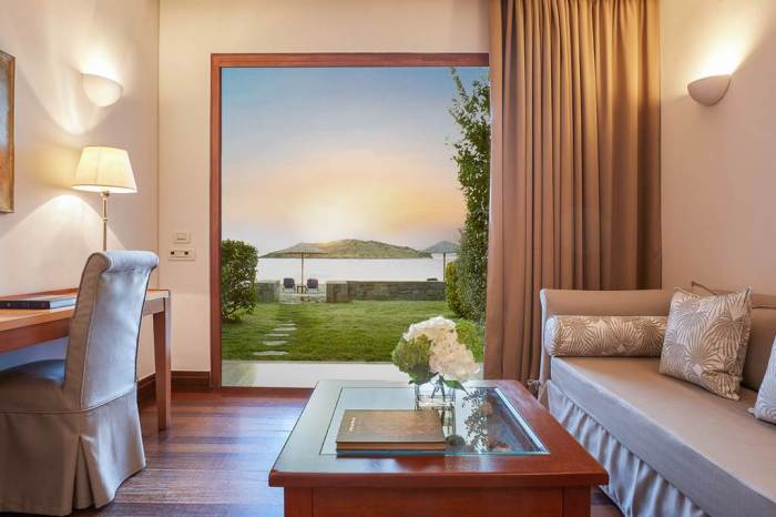 Grand resort lagonissi